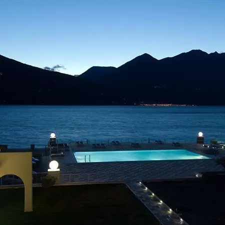 Sleeps 6 Pool Air Con Appartamento Maccagno