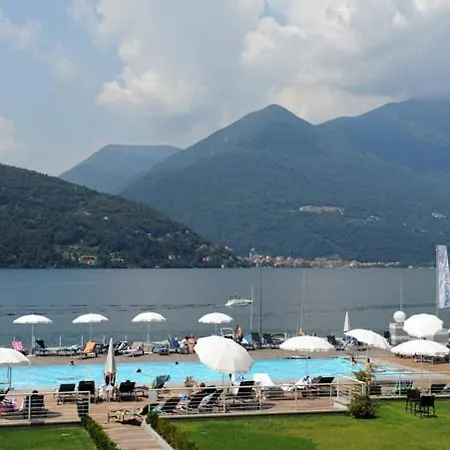 Sleeps 6 Pool Air Con Maccagno